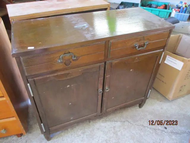 Sideboard Image 1++