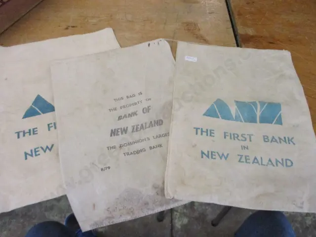 Bank Bags Image 1++