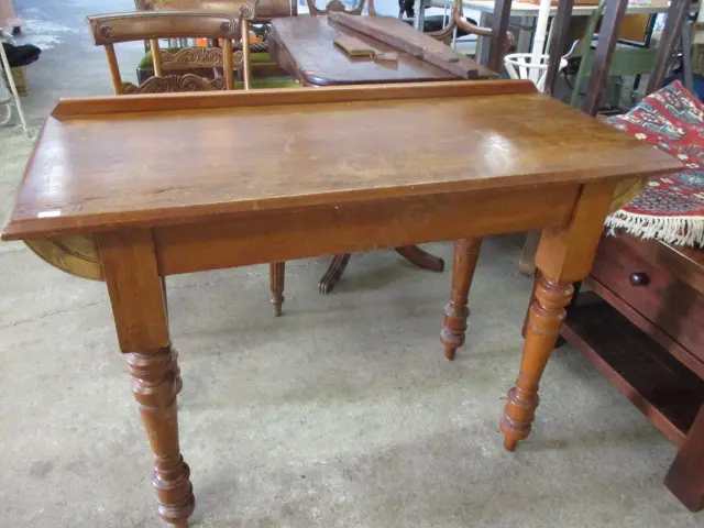Kauri Hall Table (borah) Image 1++