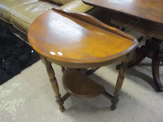 Half Round Side Table Image 1++