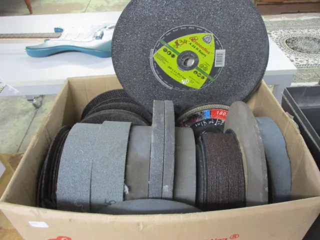 Grinding Wheels and Discs Image 1++