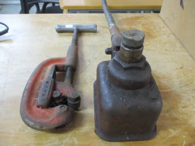 Jack and Pipe Cutter Image 1++
