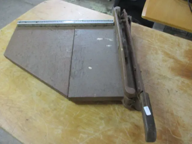Guillotine Image 1++
