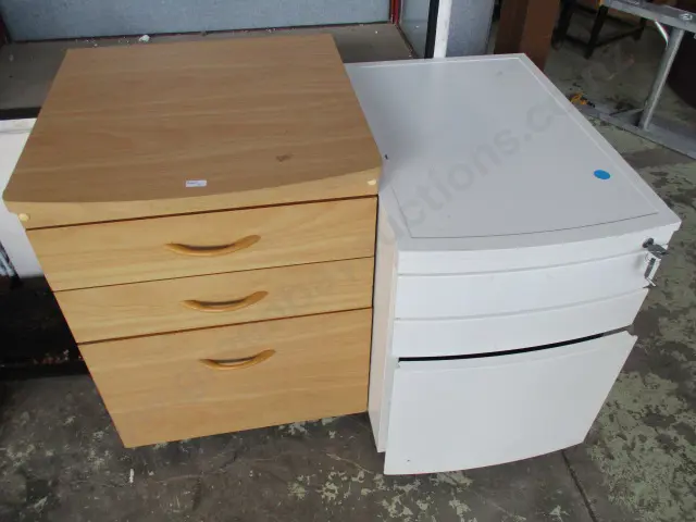 2 Cabinets Image 1++