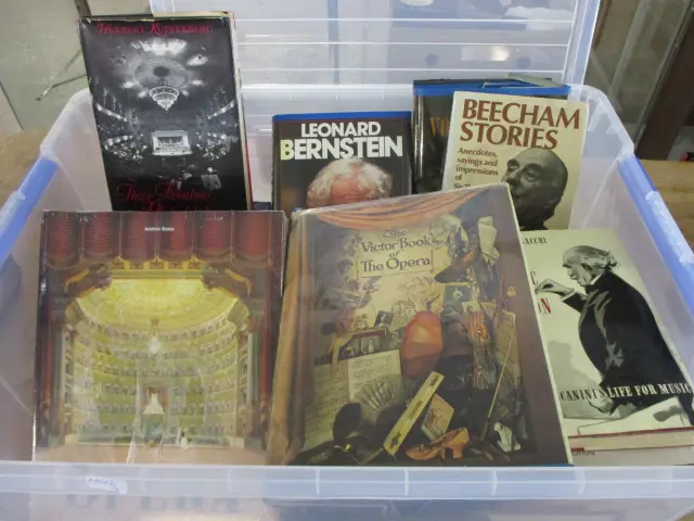 Books Image 1++