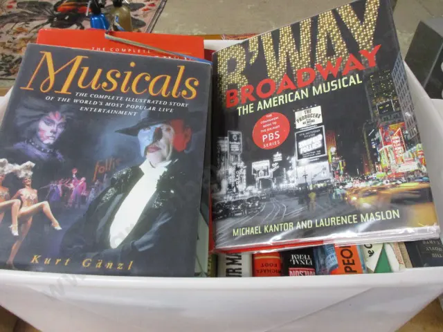 Books Image 1++