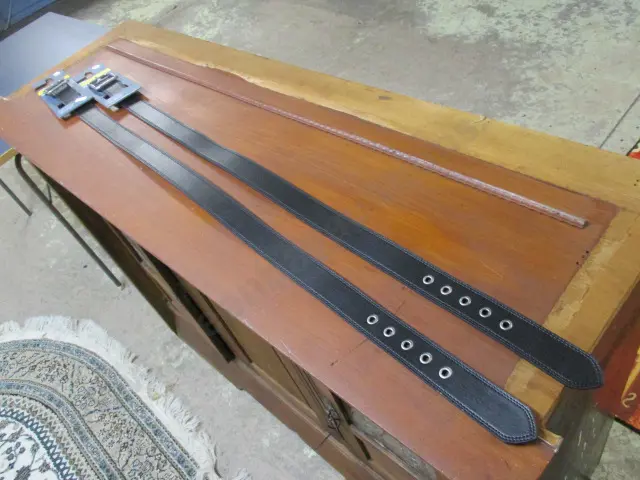 2 Belts Image 1++