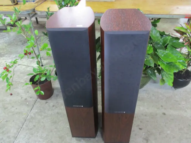 Speakers Image 1++