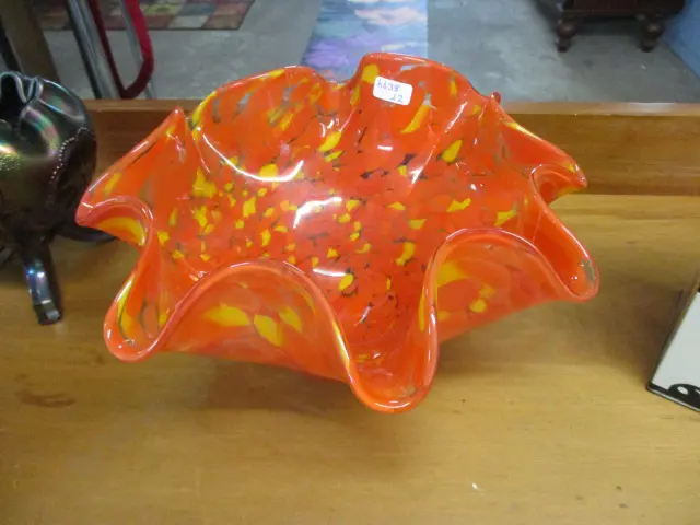 Art Glass Bowl Image 1++