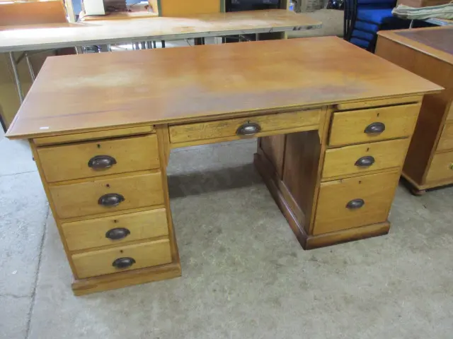 Desk Image 1++