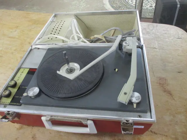 Record Player Image 1++
