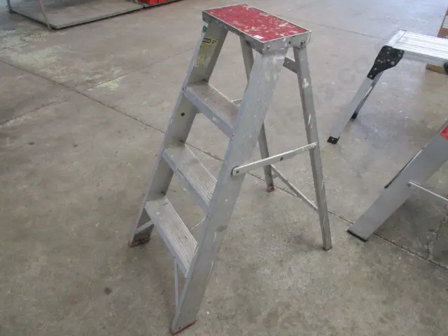 Small Ladder Image 1++