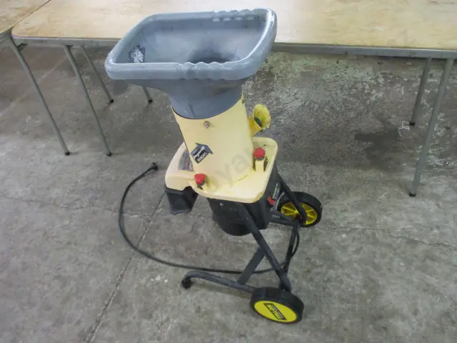 Chipper Shredder Image 1++