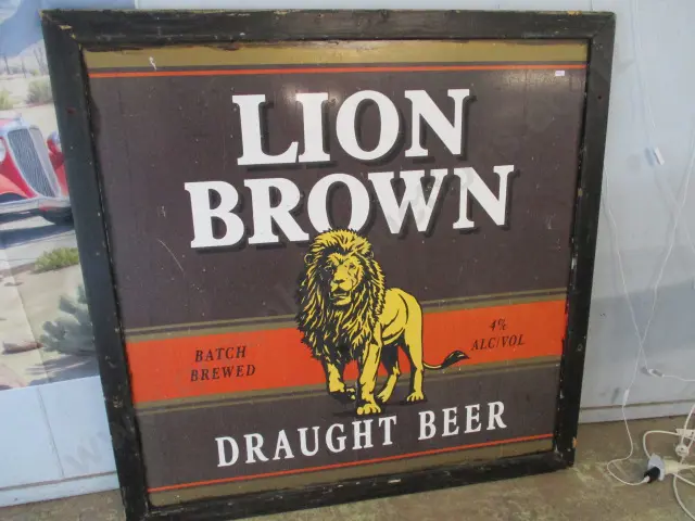 Vintage Lion Beer Sign Image 1++