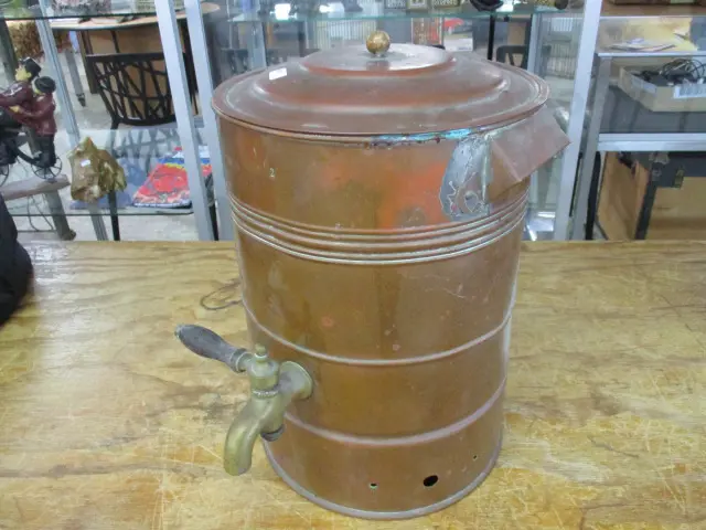 Copper Urn Image 1++