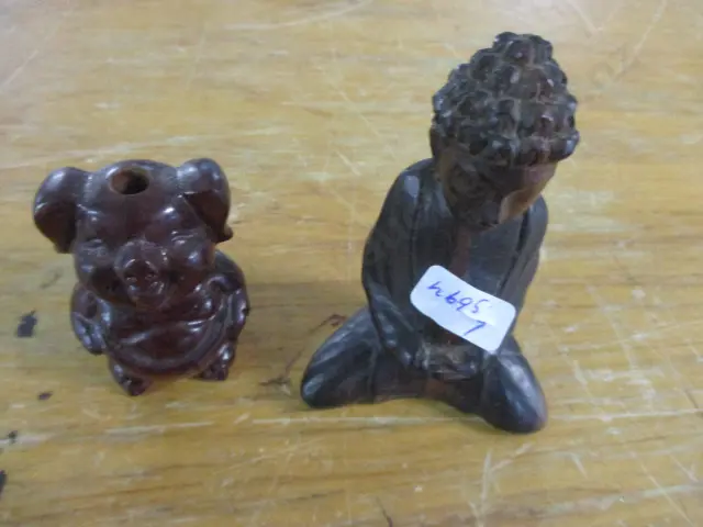 2 x Figures Image 1++