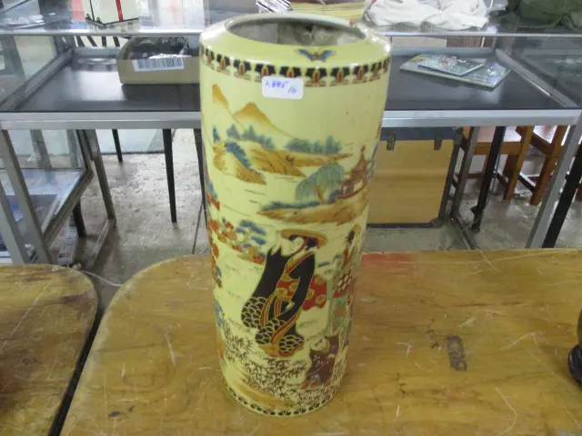 Vase Image 1++