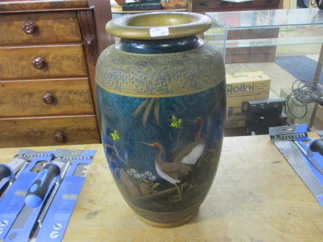 Lacquer Vase Image 1++