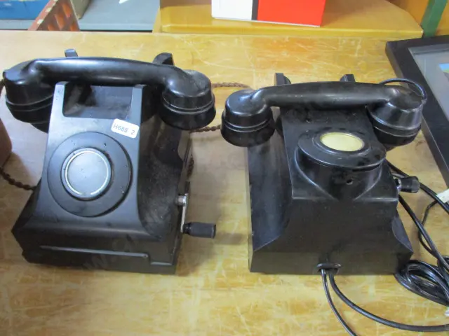 Bakelite Phones Image 1++