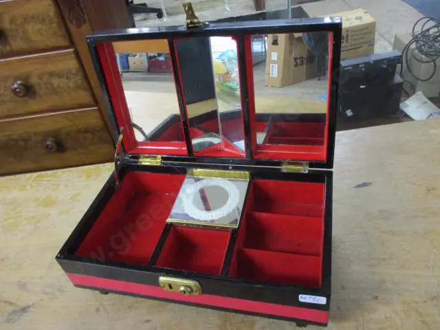 Trinket Box Image 1++