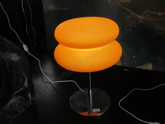 Retro Lamp Image 1++