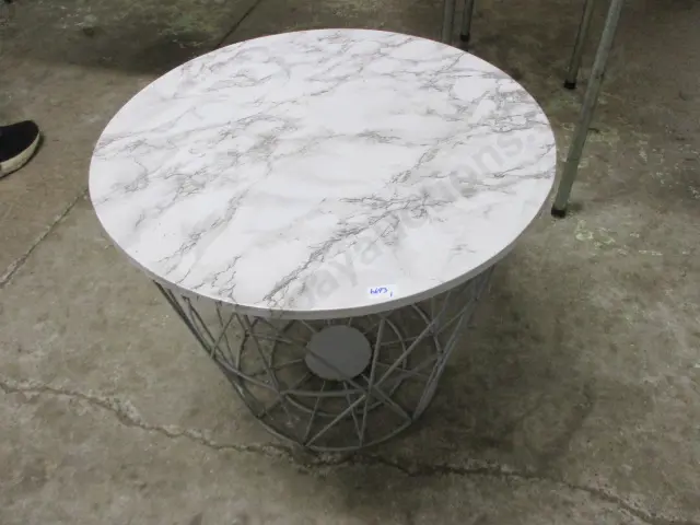 Side Table Image 1++