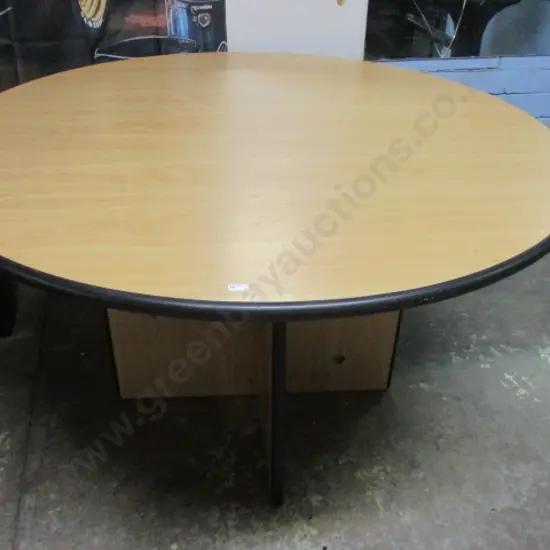 Round Table
