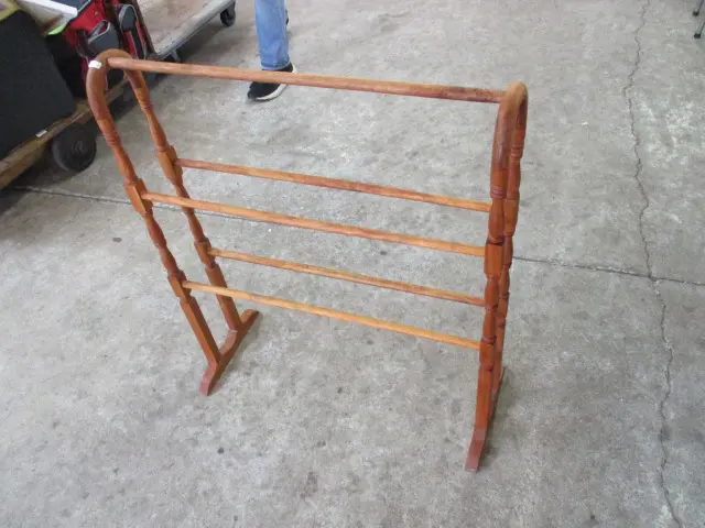 Towel Stand Image 1++