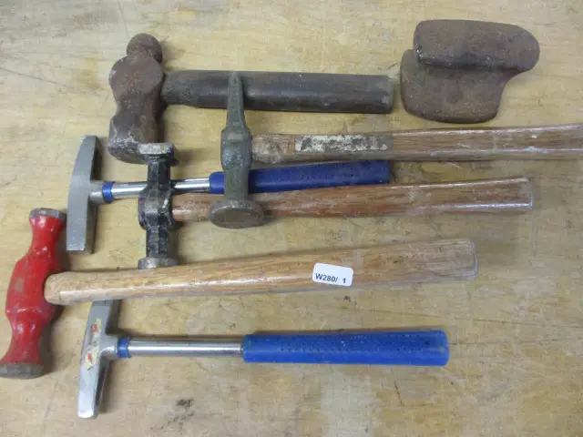 Hammers and Dolly Image 1++