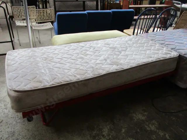Single Bed Image 1++