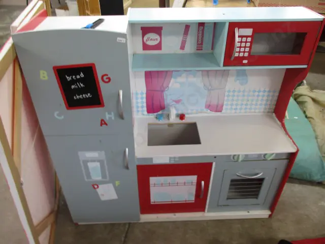Play Kitchen Image 1++