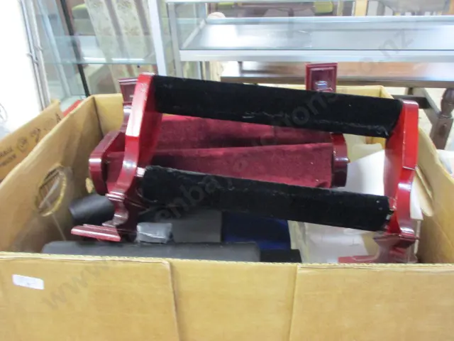 Jewellery Boxes and Stands Image 1++