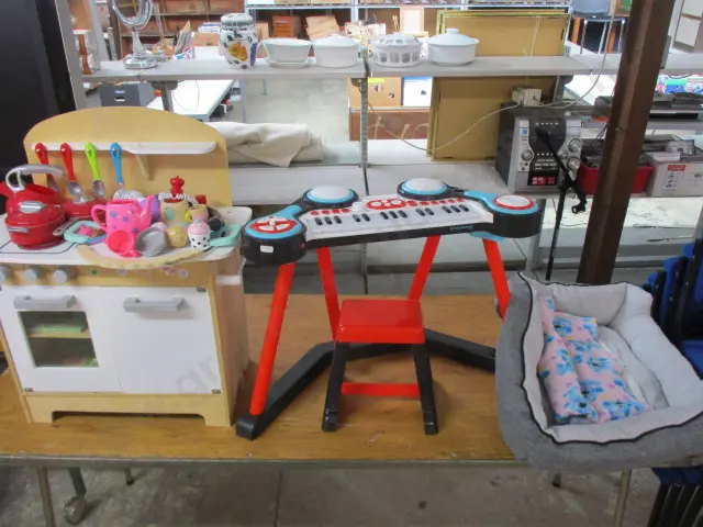 Playstove and Keyboard Etc Image 1++