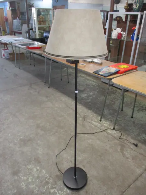 Floor Lamp Image 1++