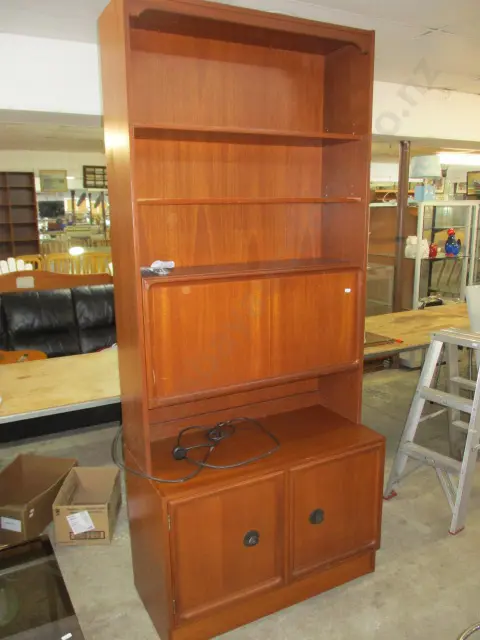 Retro Wall Unit Image 1++