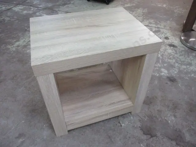 Side Table Image 1++