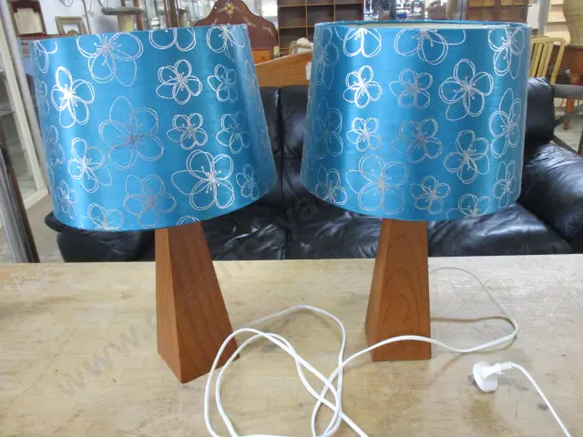 Pr Wooden Table Lamps Image 1++