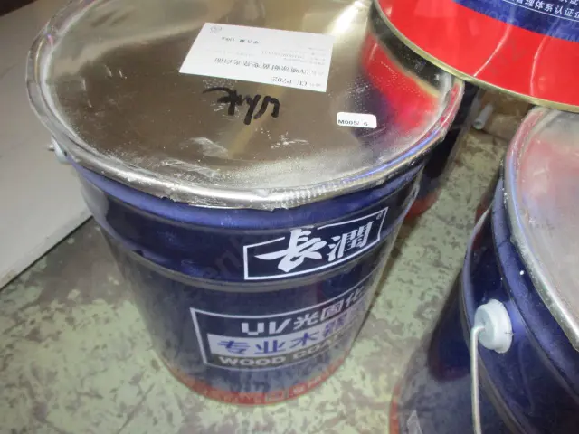 Large Bucket White Paint Image 1++