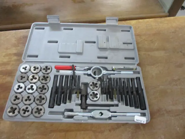 Tap and Die Set Image 1++