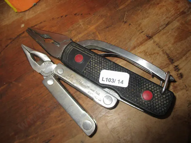 2 Multitools Image 1++