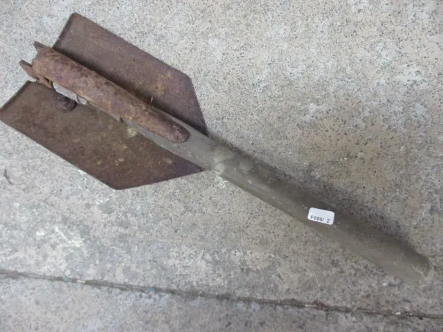 Trenching Tool Image 1++