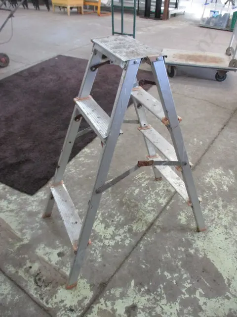 Small Step Ladder Image 1++