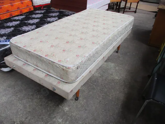 Single Bed Image 1++