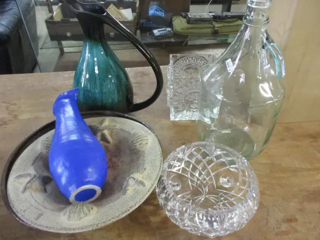 Glass and Pottery Image 1++