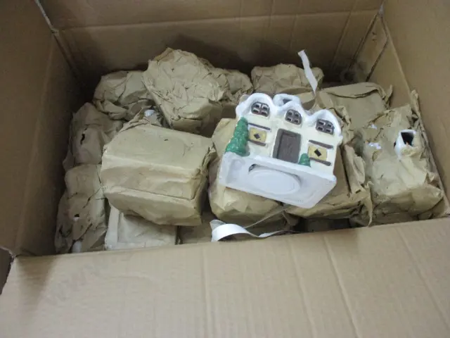  Box Ceramic Cottages Image 1++