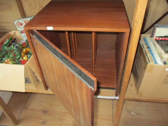 Record Cabinet Image 1++