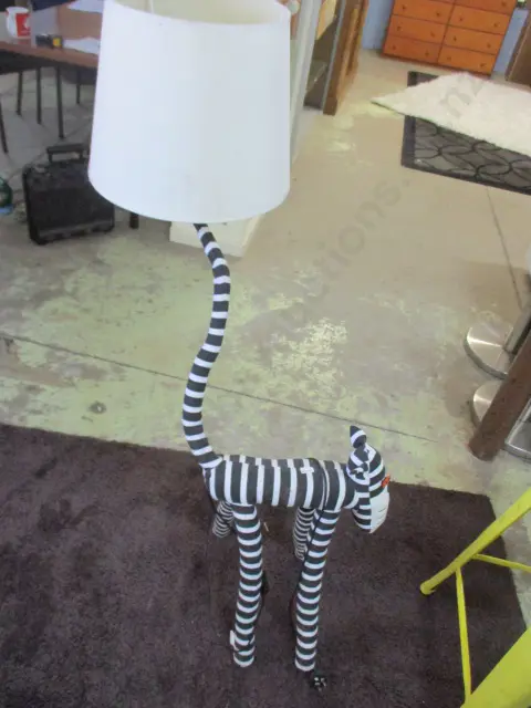 Novelty Lamp Image 1++