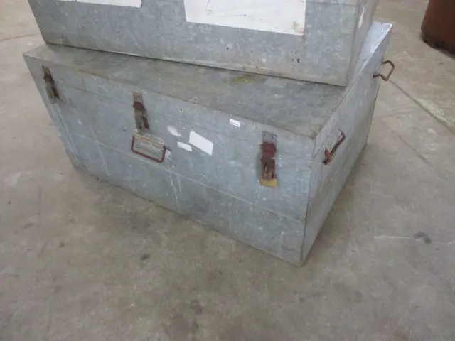 Large Metal Trunk Image 1++