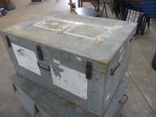 Large Metal Trunk Image 1++