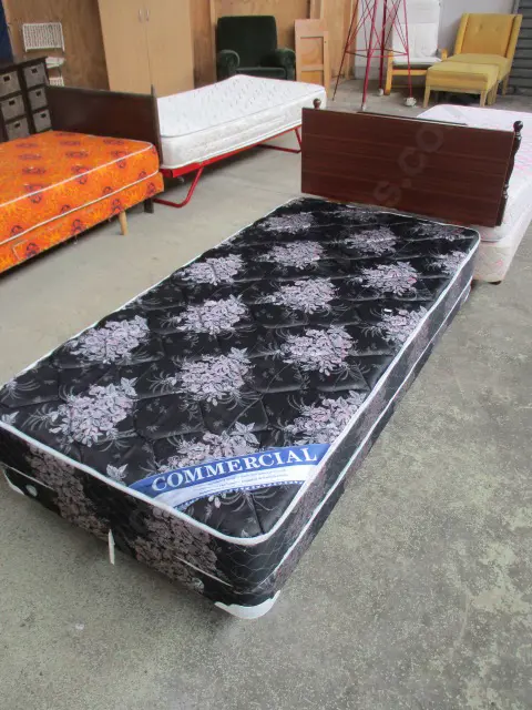 Single Bed Image 1++